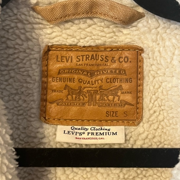 Levi's Premium Sherpa Trucker Jacket, Sz Small - Picture 2 of 3